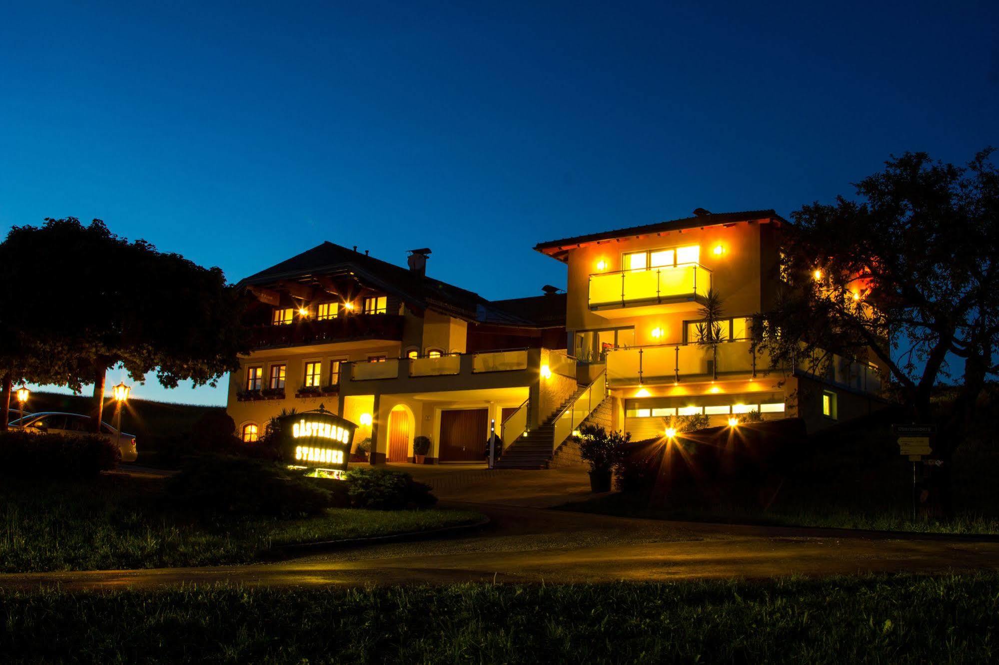 Gaestehaus Stabauer Mondsee Bagian luar foto