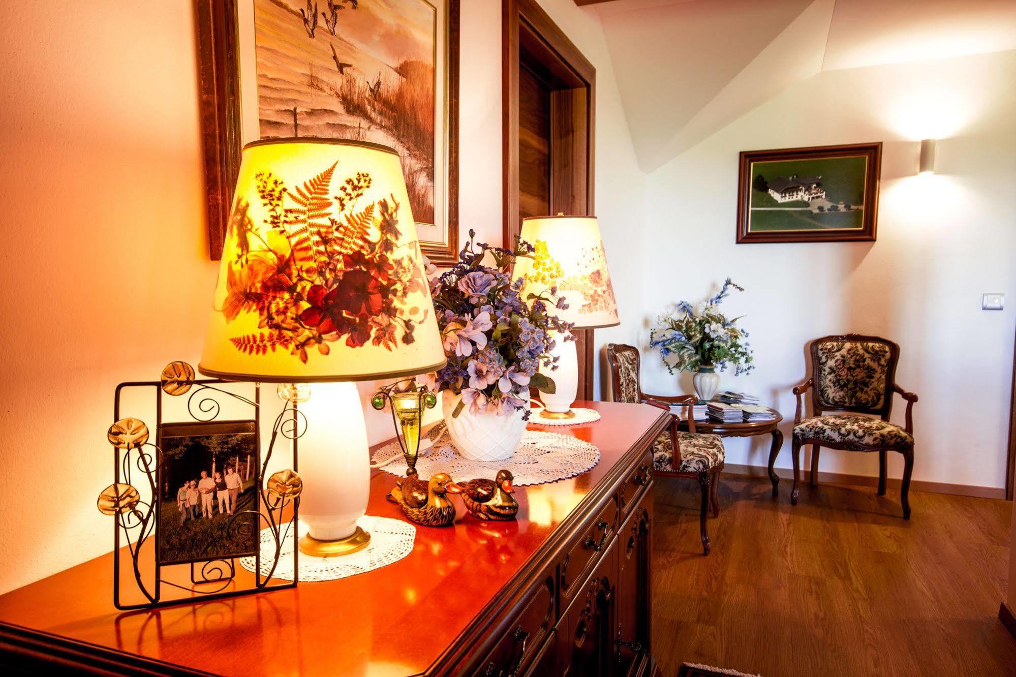 Gaestehaus Stabauer Mondsee Bagian luar foto